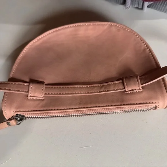 Universal Thread Pink Crossbody Bag - Picture 5 of 10